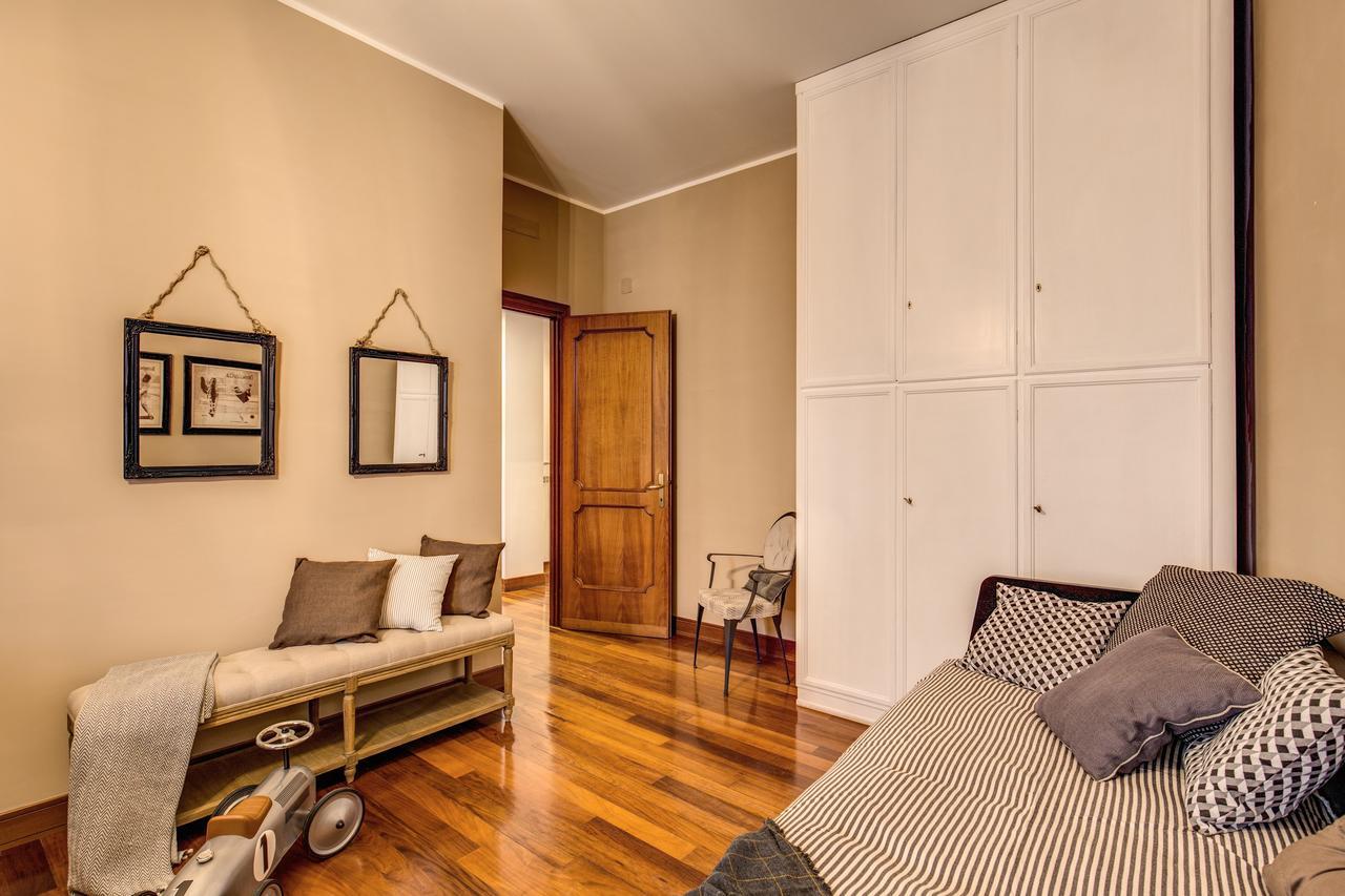 Spanish Steps Miracle Suite Рим Экстерьер фото