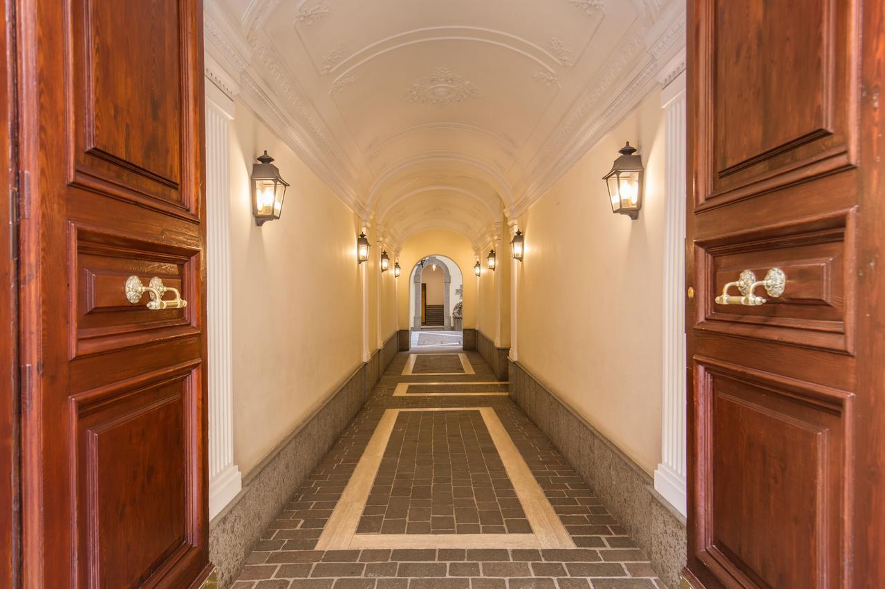 Spanish Steps Miracle Suite Рим Экстерьер фото