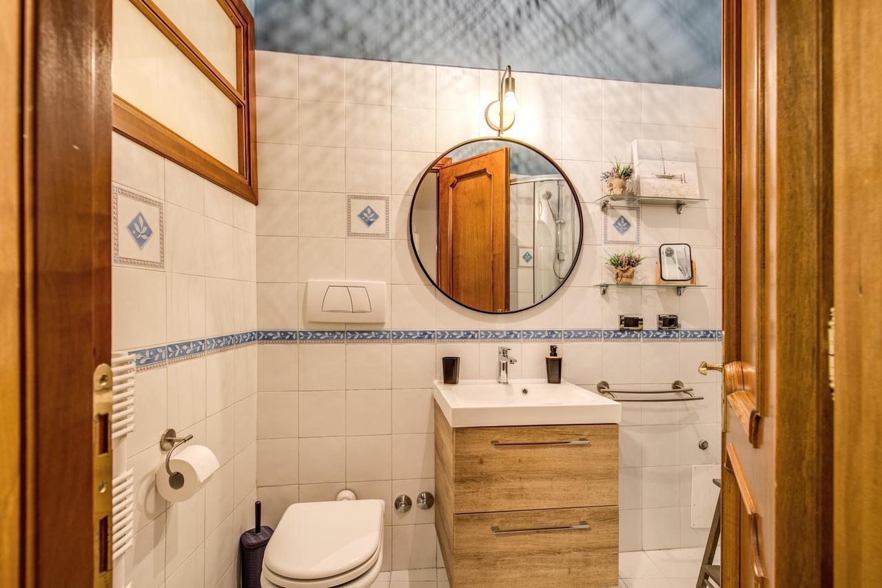 Spanish Steps Miracle Suite Рим Экстерьер фото